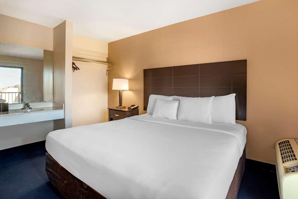 Econo Lodge Inn & Suites Rehoboth Beach Bilik gambar